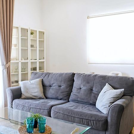 2Br Lucky Tower Residence Jakarta Old Town Top Floor Condo Esterno foto