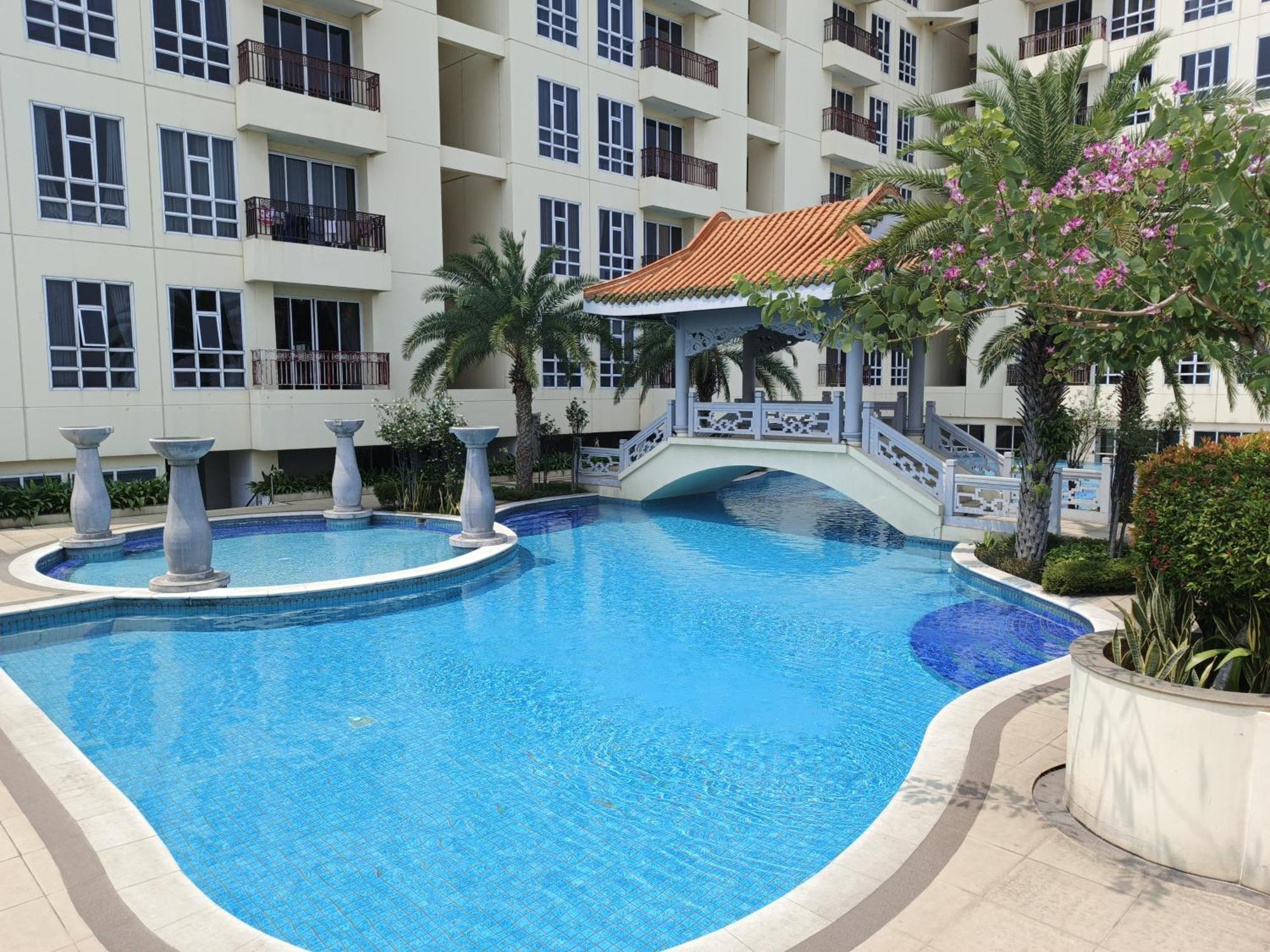 2Br Lucky Tower Residence Jakarta Old Town Top Floor Condo Esterno foto