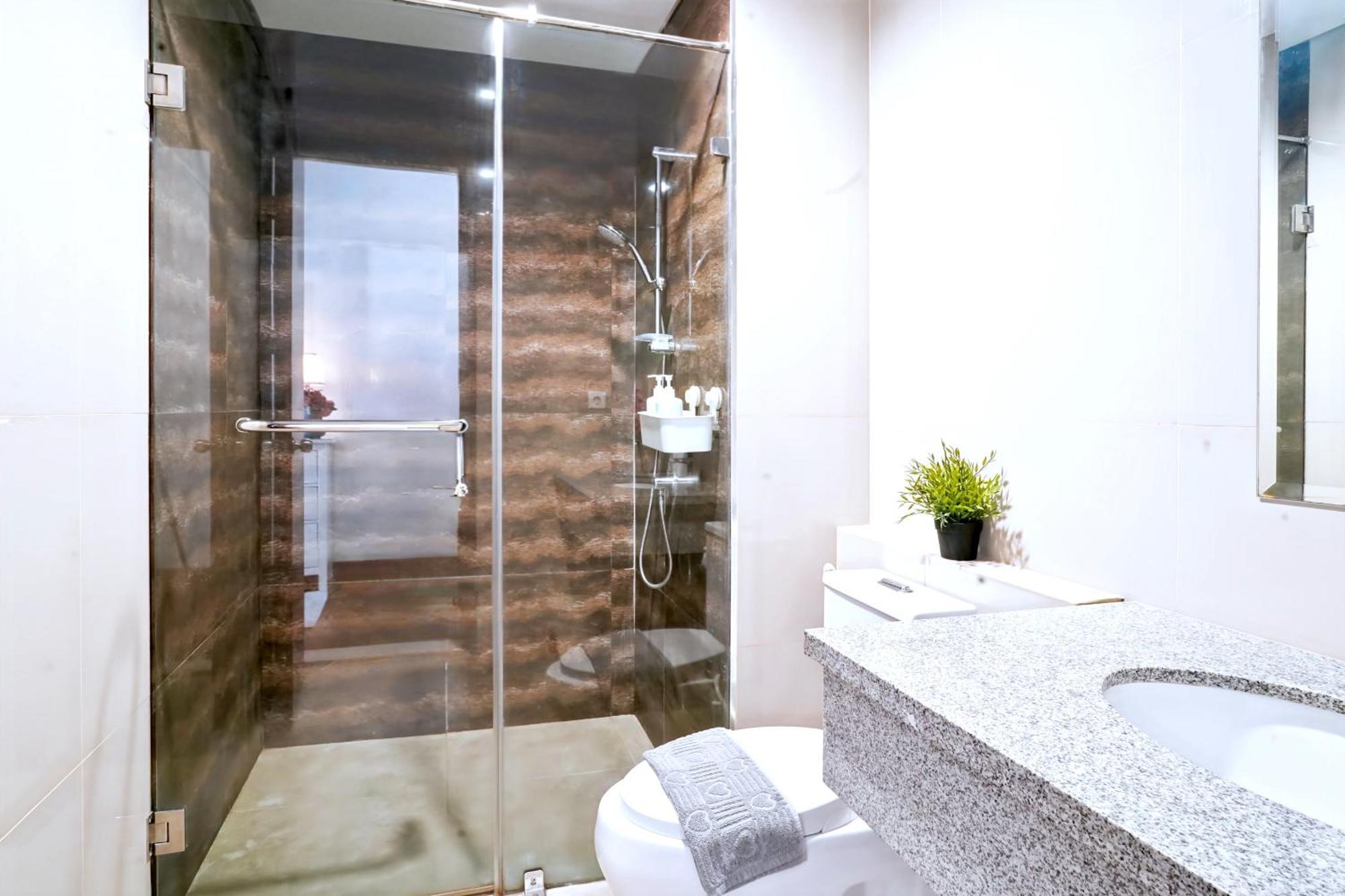 2Br Lucky Tower Residence Jakarta Old Town Top Floor Condo Esterno foto