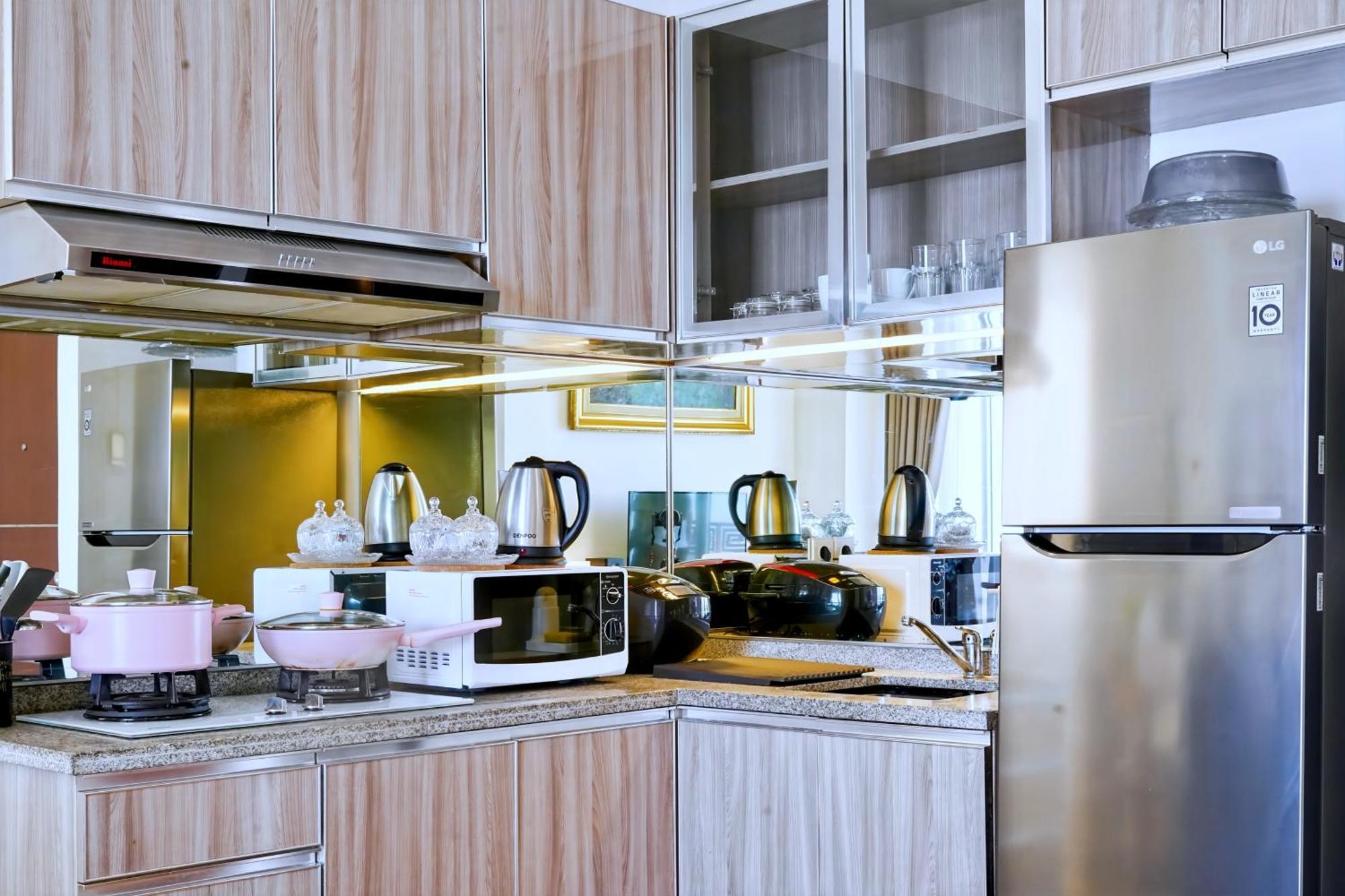 2Br Lucky Tower Residence Jakarta Old Town Top Floor Condo Esterno foto